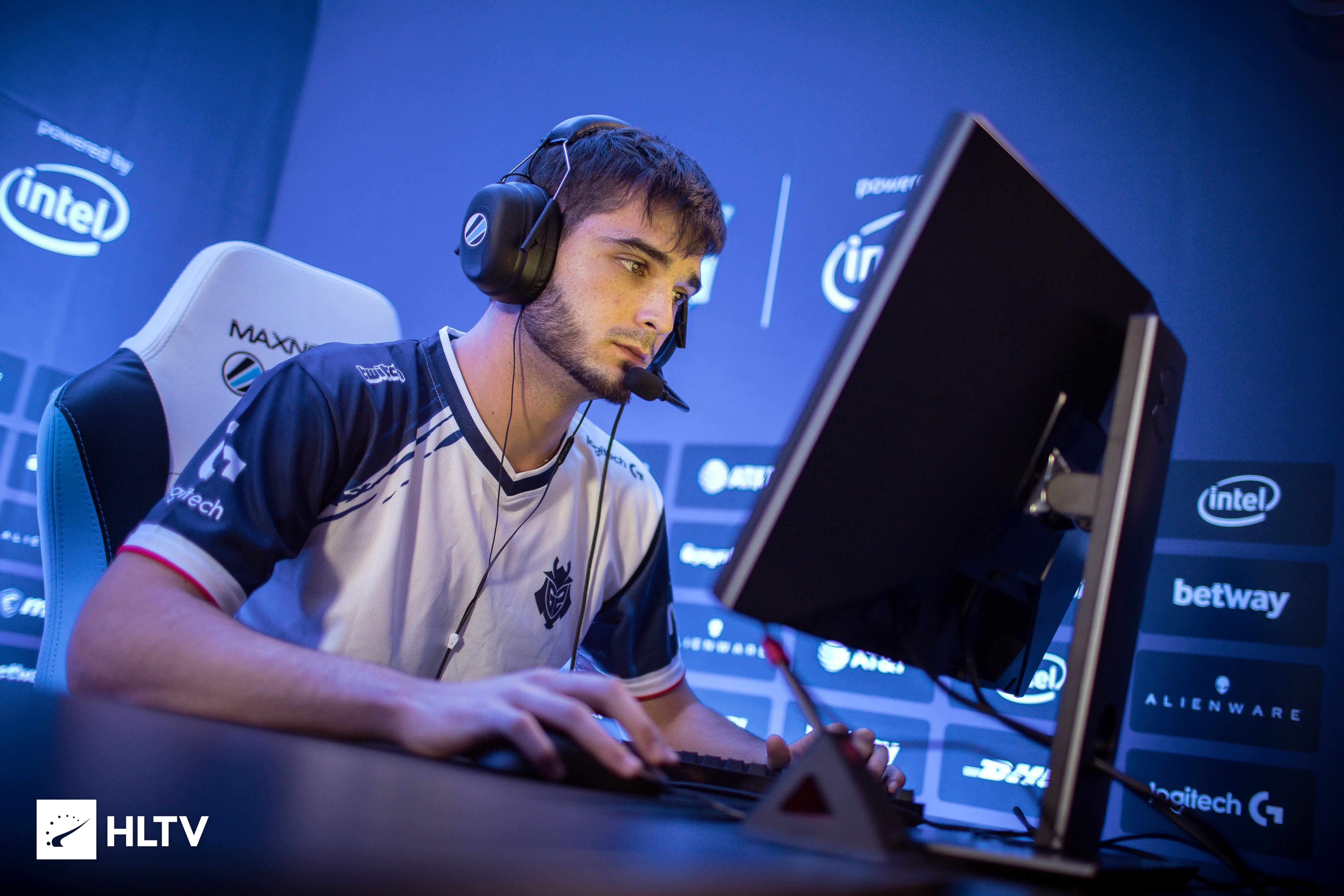 中扮演了关 中扮演了关